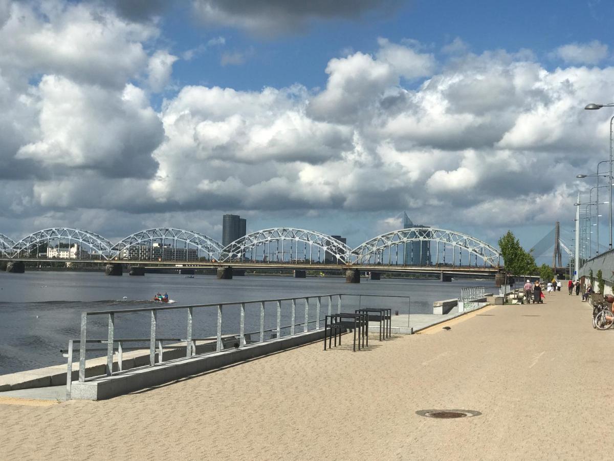 Riverside Promenade Apartment S Рига Экстерьер фото